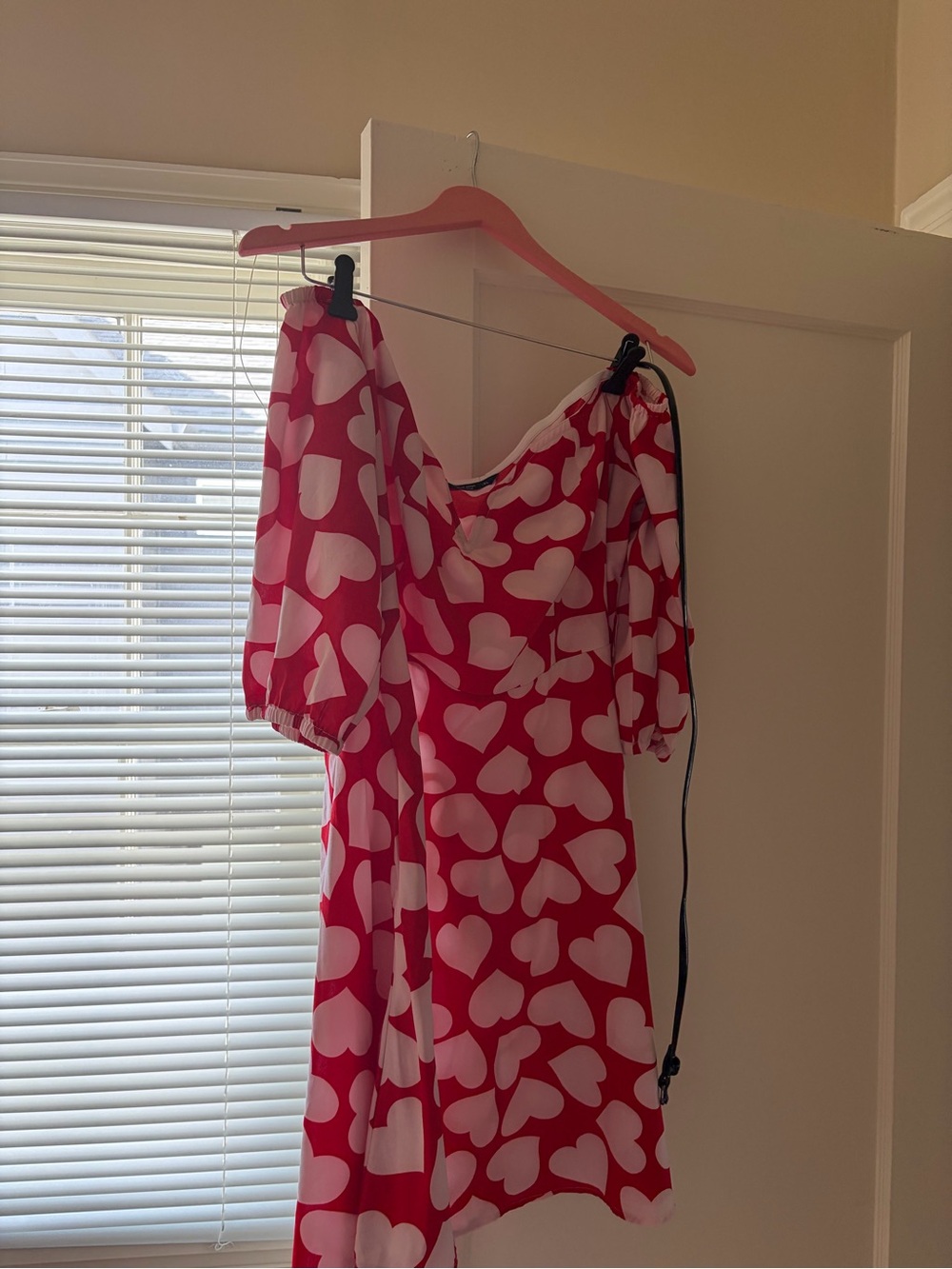 SHEIN Red and White Heart Print Puff Sleeve Dress